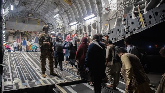 Afganistán: más de 13.000 evacuados de Kabul el miércoles en vuelos de EE.UU. y aliados 