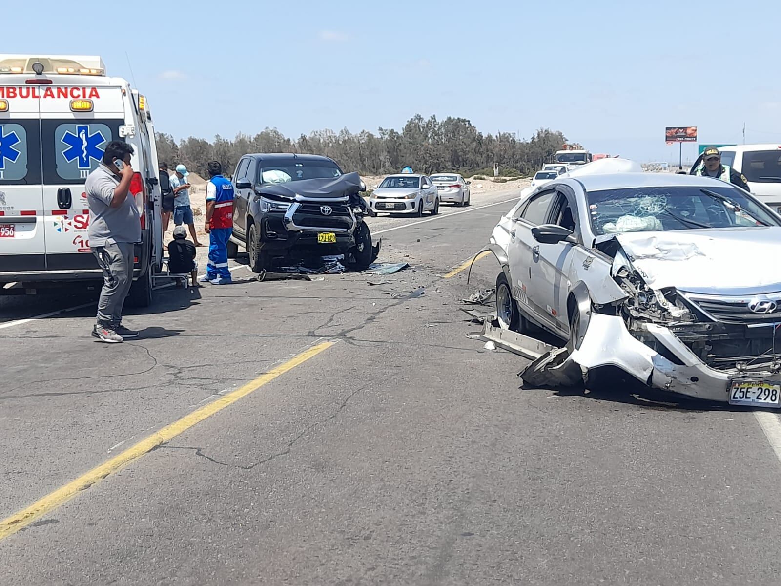 La camioneta Toyota de placa Z7U-809 impactó por alcance con el auto Z5E-298. (Foto: Difusión)