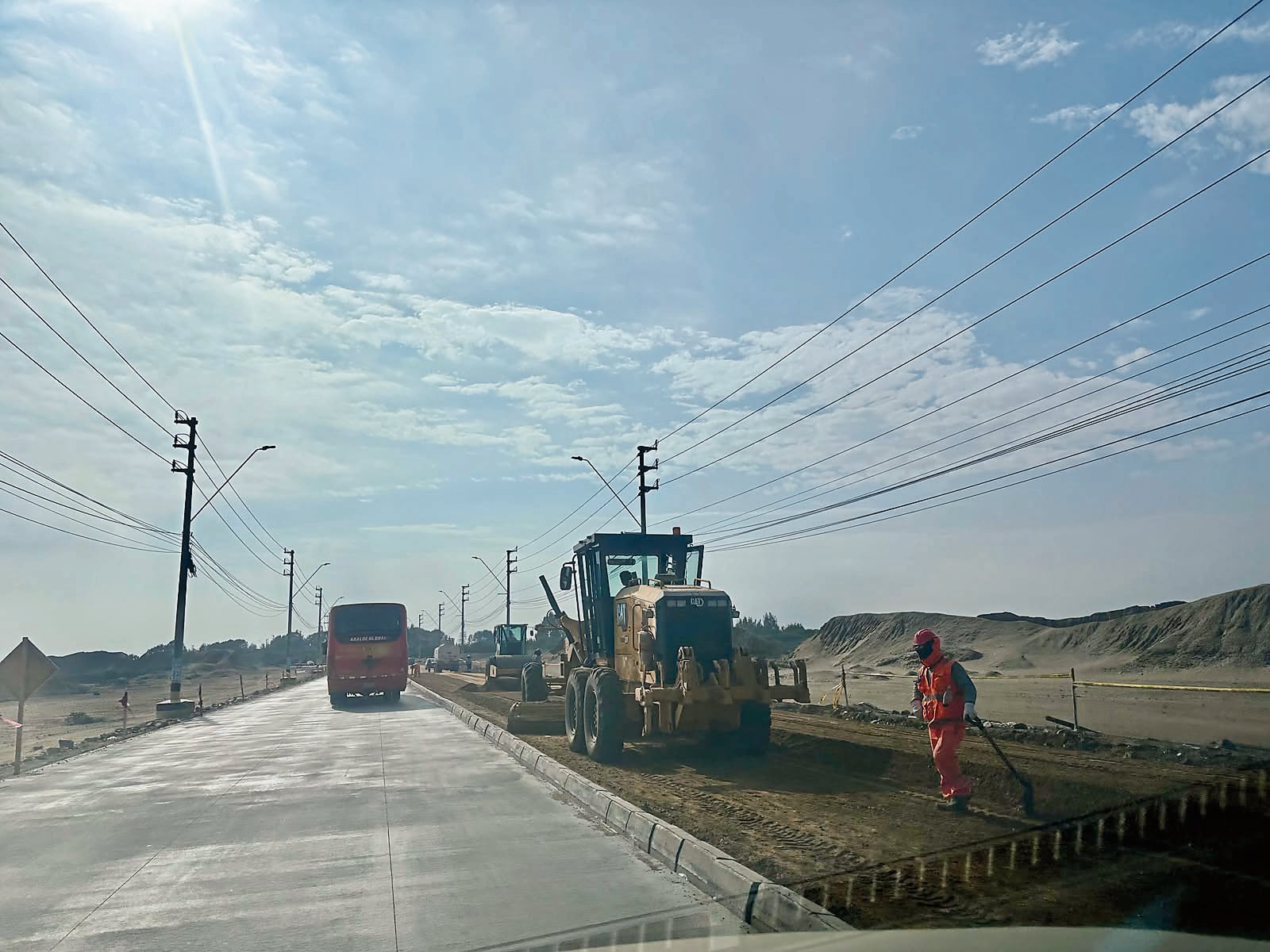 Trabajos en la carretera Trujillo-Huanchaco y el Hospital de Virú, valorizados en S/ 315 millones, presentan nuevas deficiencias, según informe de la Contraloría. Gobierno Regional confirma “insolvencia” de consorcios a cargo de la joven Lucero Coca y anuncia nuevos plazos, de lo contrario podrían resolverse contratos.