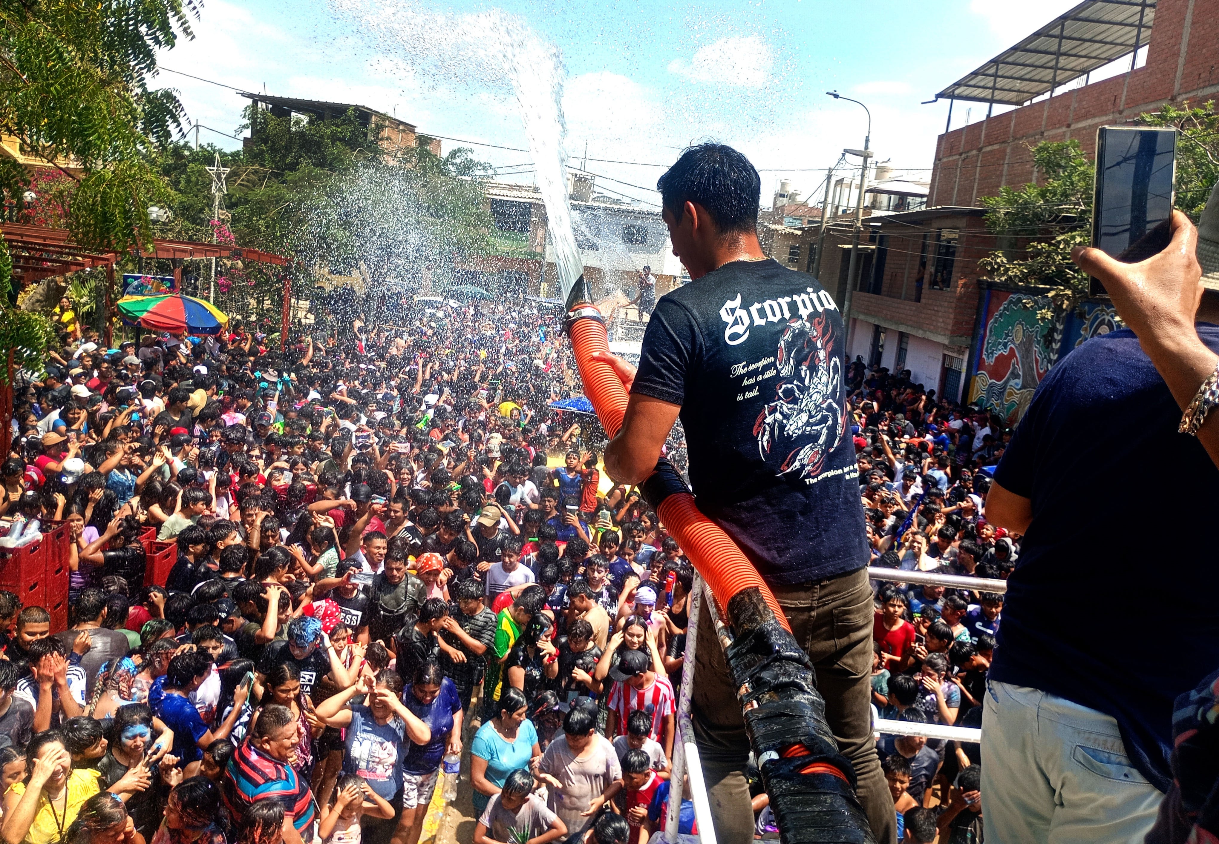 Tres banderas carnavalescas se unieron para vivir una tradición muy popular en Catacaos.