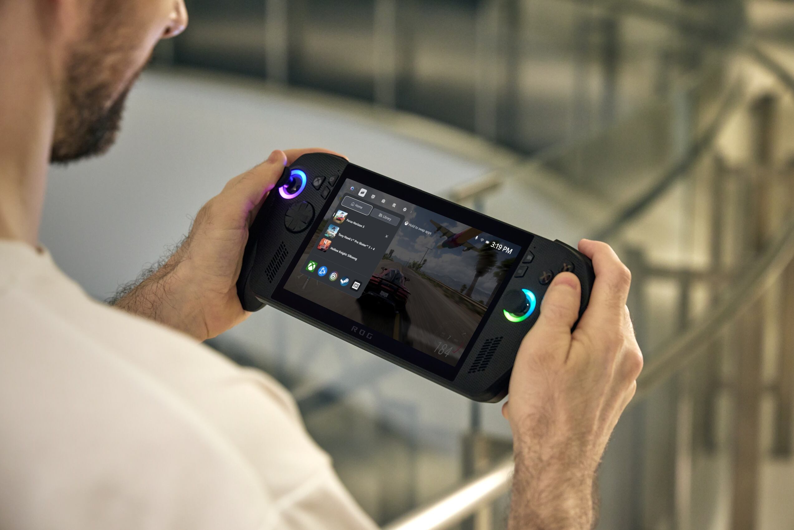 Las nuevas ROG Xbox Ally y Ally X combinan el rendimiento de PC con la experiencia Xbox, integrando hardware AMD, diseño ergonómico y software optimizado para el juego portátil.