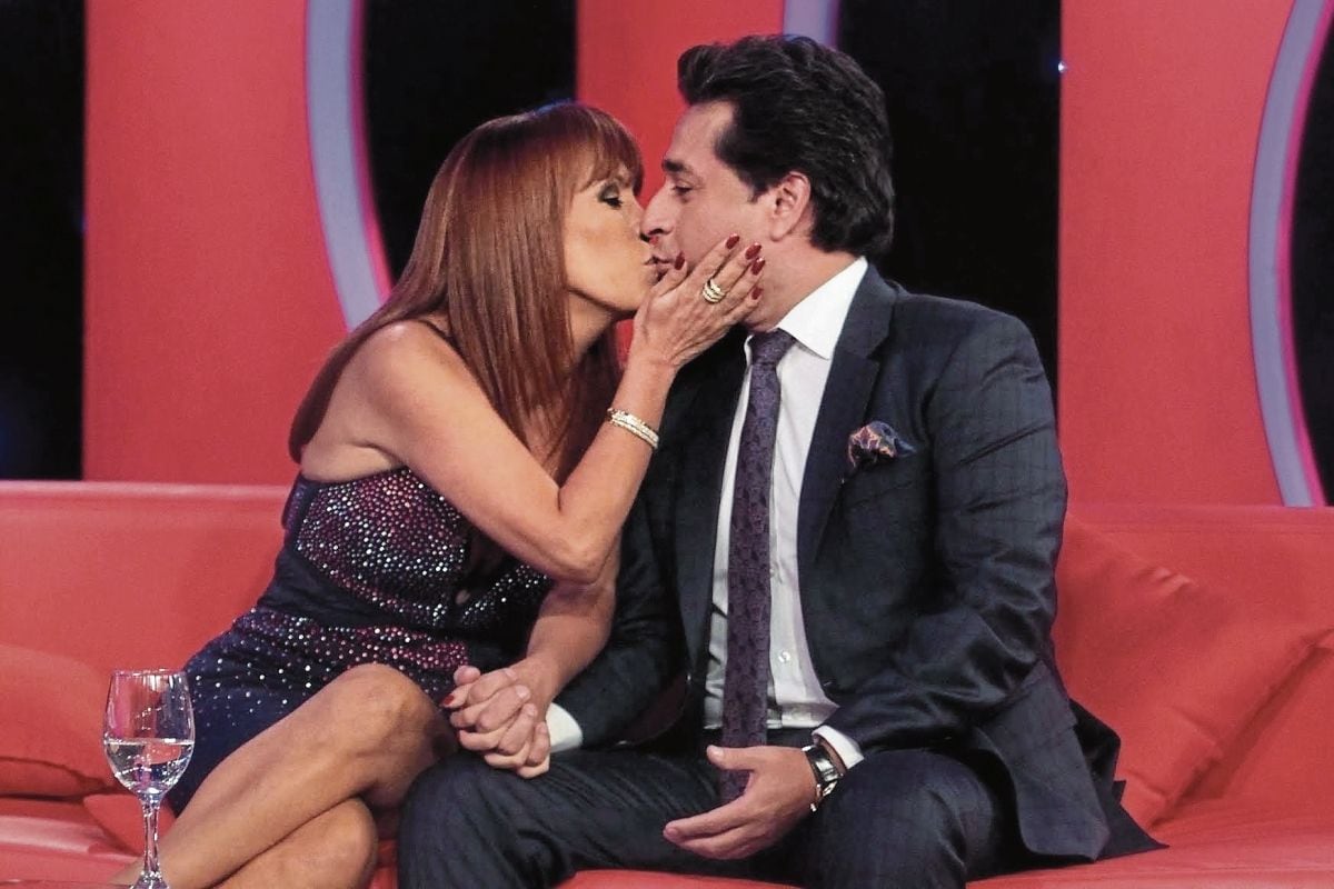 Ha sido un año de vaivenes para la polémica conductora de televisión Magaly Medina. Si bien su programa de espectáculos ha sido uno de los más exitosos este 2021, no se podría decir lo mismo de su vida sentimental, pues terminó y volvió dos veces con su esposo Alfredo Zambrano, acusado de tener un affaire clandestino con Giulliana Rengifo.