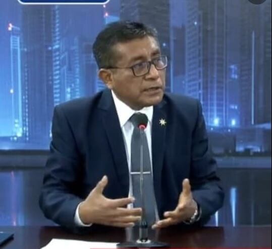 Abogado especialista en Derecho Electoral opina sobre pedido de vacancia.