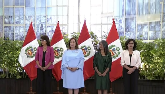 La jefa de Estado indicó que darle la categoría de universidad a ambas instituciones constituye “un momento histórico”. (Foto: Captura TV Perú)