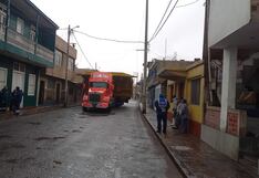 Arequipa: Vía obstruida en distrito de Chala por camión con carga pesada