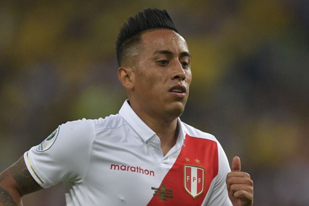 “Dicen que yo me quito el aro, yo no me quito el aro, yo soy casado y siempre voy a ser casado”, contó en su primer momento Christian Cueva.