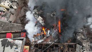 Barrios Altos: Bomberos saldrán de zona del incendio si no llegan equipos especializados en demolición