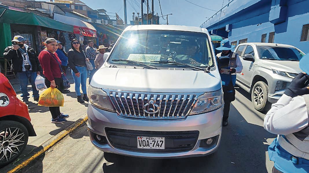 Informales son un dolor de cabeza para el transporte en Arequipa. Foto: GEC.
