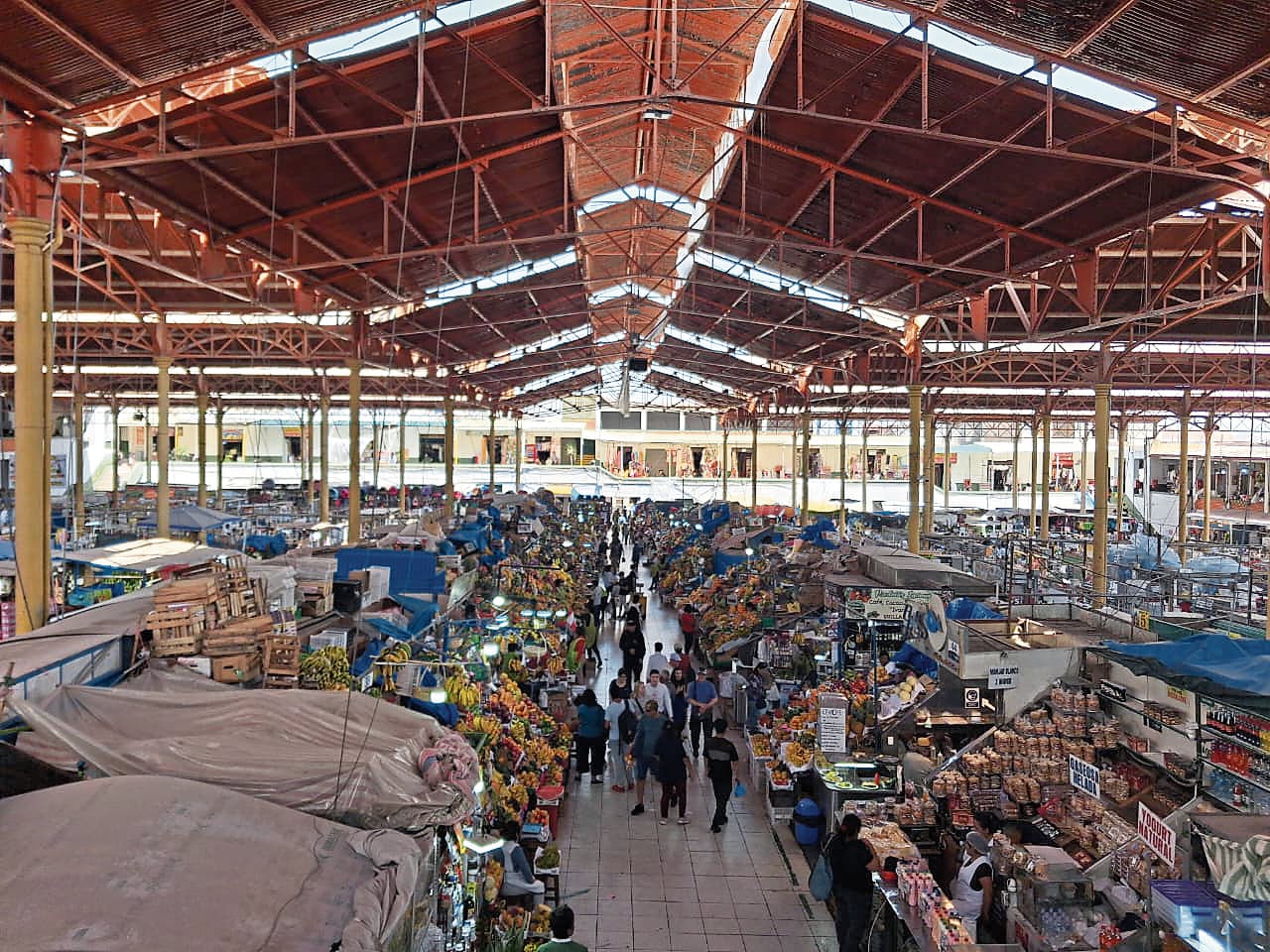 Comerciantes del mercado San Camilo (Arequipa) esperan atención de autoridades municipales. Foto: GEC.