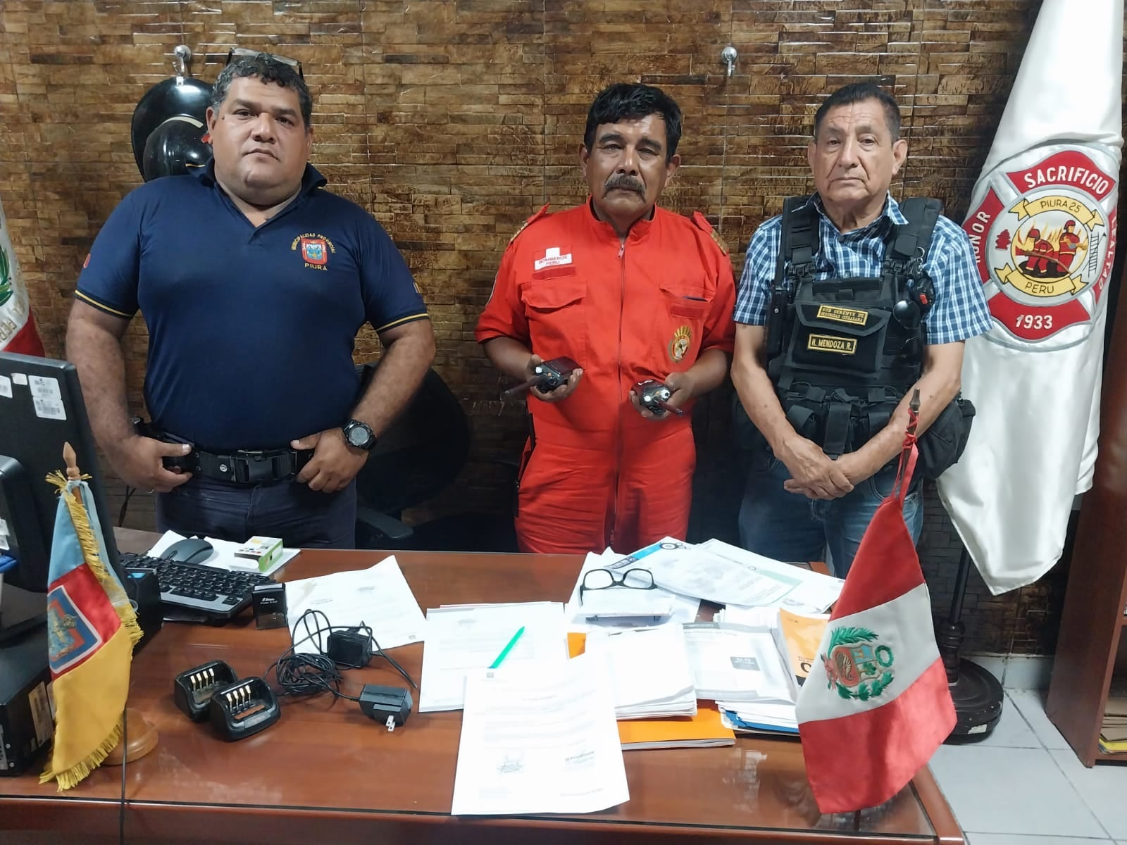 Donan equipos de comunicación a la Compañía de Bomberos N° 25 de Piura