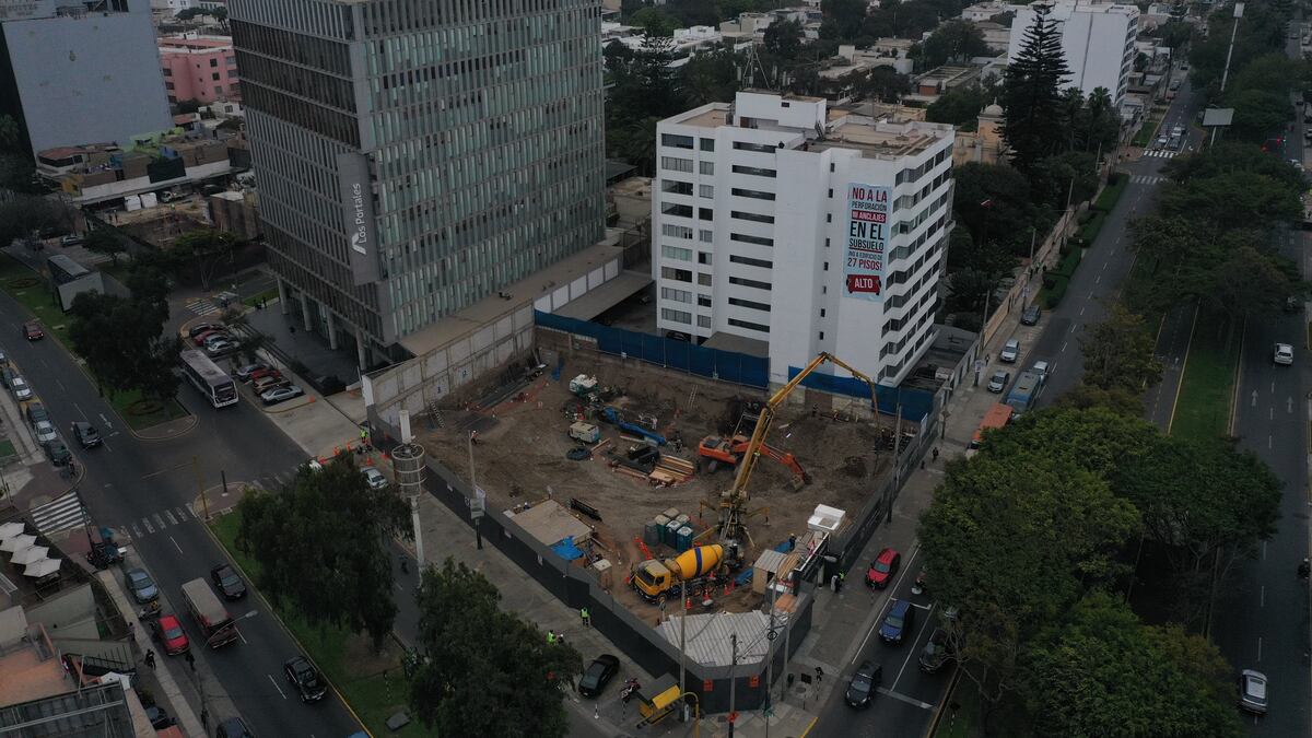 Vista aérea de la construcción que ofrece 27 pisos y 7 estacionamientos. (FOTOS: JULIO REAÑO / @PHOTO.GEC)