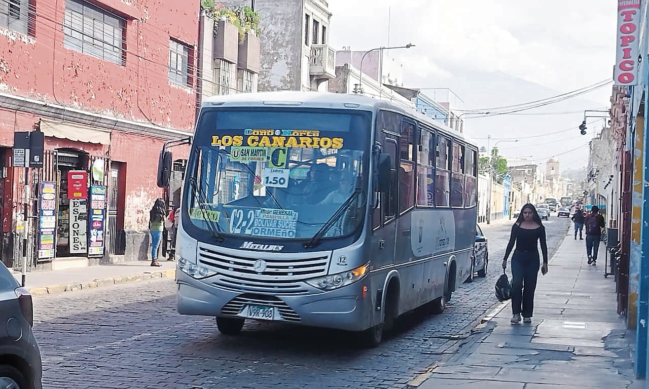 Escolares sufren acosos en el transporte público de Arequipa. Foto: GEC.