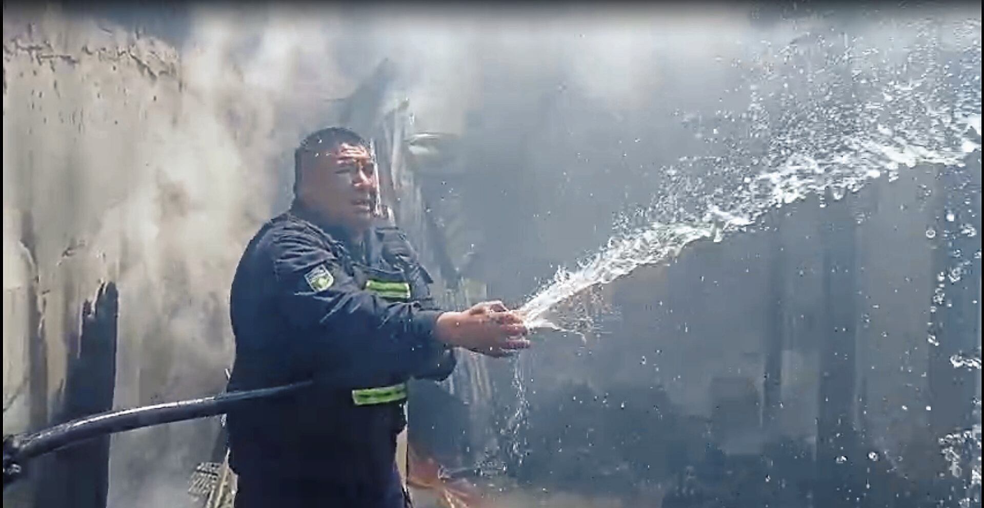 Huancayo: Gallinas y cuyes mueren quemados en incendio provocado por una cocina a leña