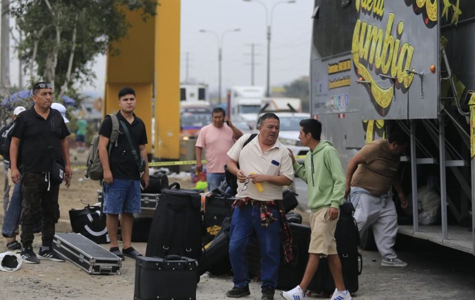 Balean bus de Las Estrellas de la Cumbia y dejan tres personas heridas. (Foto: GEC)