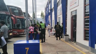 Policía interviene a ciudadanos extranjeros indocumentados en terminal terrestre de Ayacucho