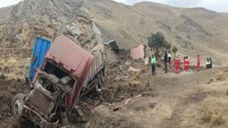 Puno: Tráiler se despistó y derribó una cabaña causando la muerte del dueño del inmueble
