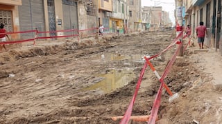 Chiclayo: obra en la vía Kennedy enfrenta reclamos por aniegos y falta de señalización