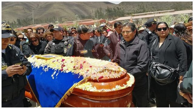 Ataúd con restos del alcalde de Tarma se cae en pleno entierro (VIDEO)