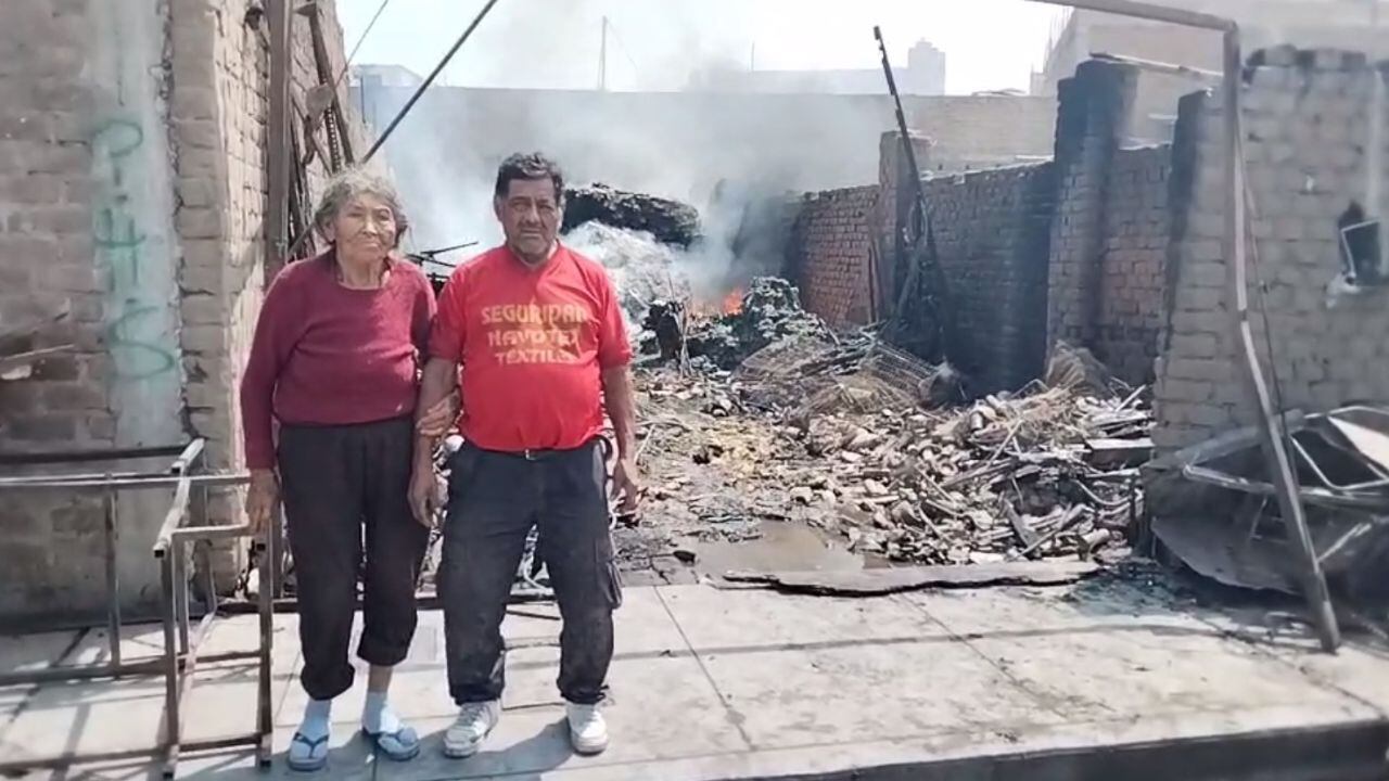 Agraviados indicaron que en el inmueble funciona un depósito de reciclaje y las pérdidas bordea los 50 mil soles. (Foto: NoticiasTrujillo)