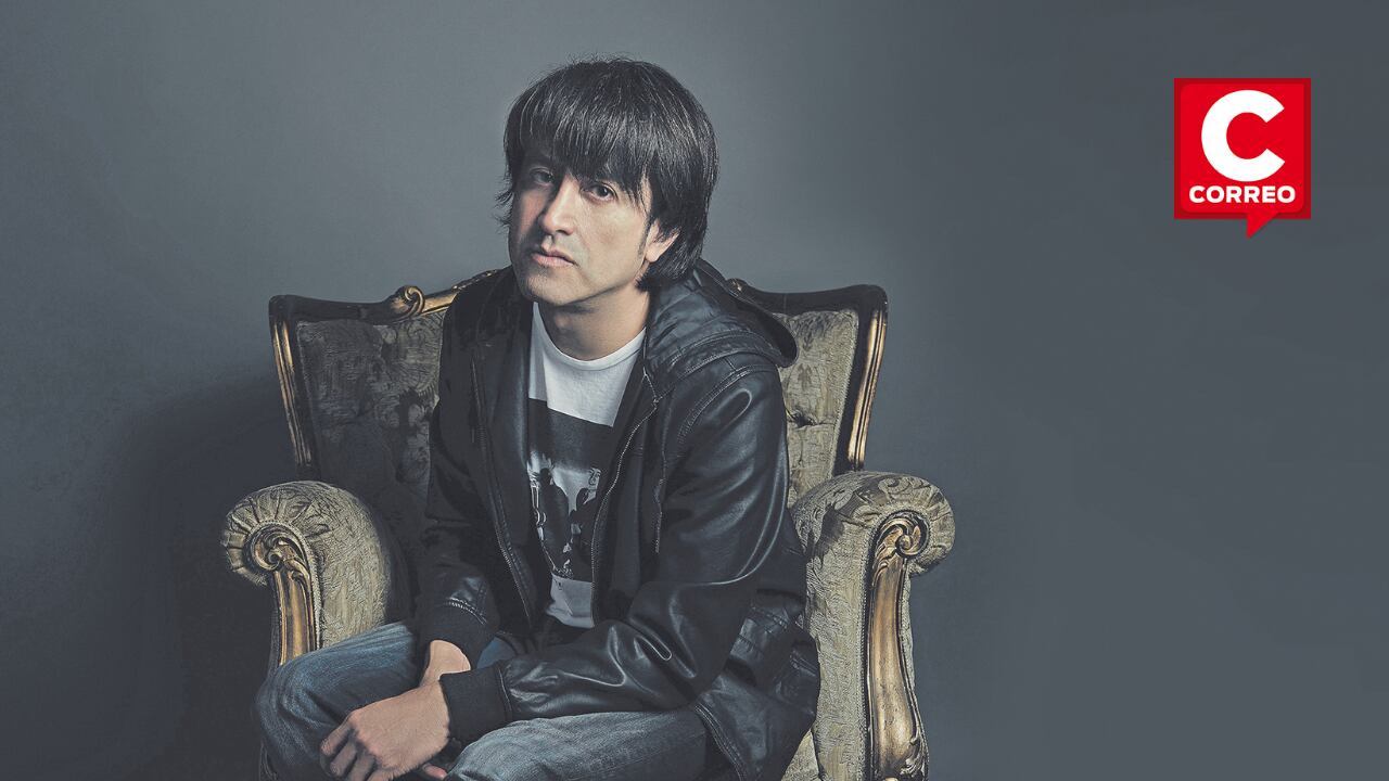 El fundador de Libido celebra la edición por primera vez en vinilo de “Hembra”, segundo álbum de la banda lanzado hace 23 años, que hoy toma nuevos aires y reafirma la vigencia del grupo