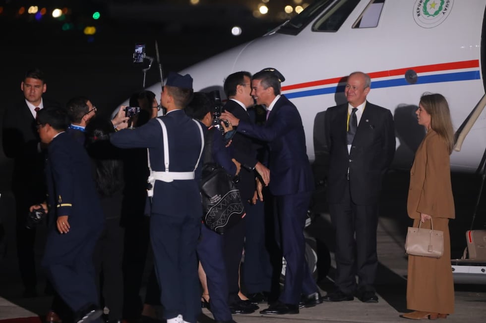 Presidente de Paraguay arriba a Lima para participar en la toma de mando de Keiko Fujimori