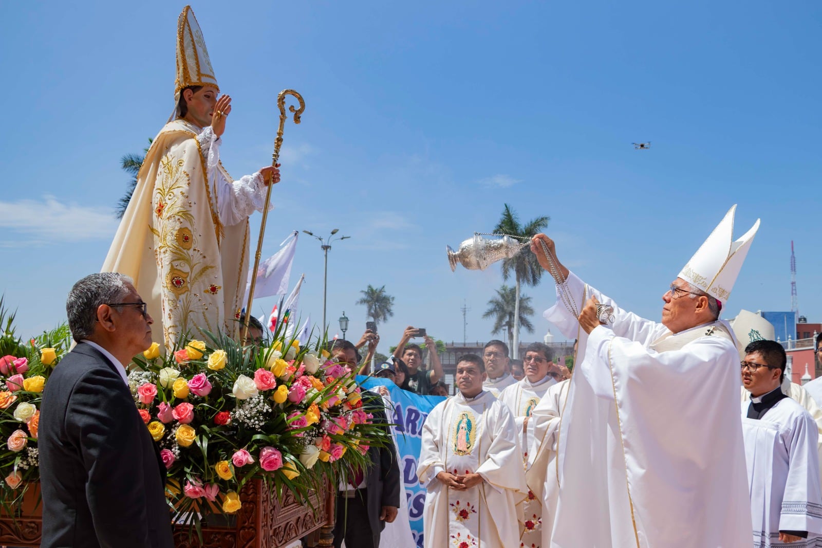 Homenaje a Santo Toribio de Mogrovejo.