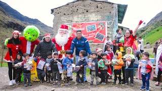 Más de 200 niños de comunidades de Incacocha y Peser recibieron regalos y chocolatada