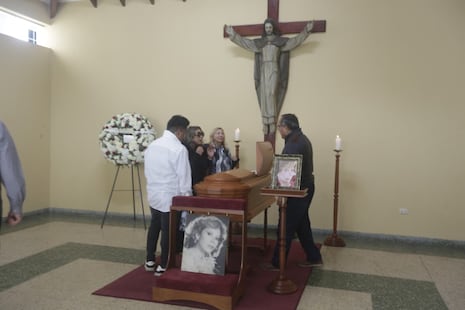 Restos de la actriz Camucha Negrete son velados en la capilla Virgen de Fátima (FOTOS)
