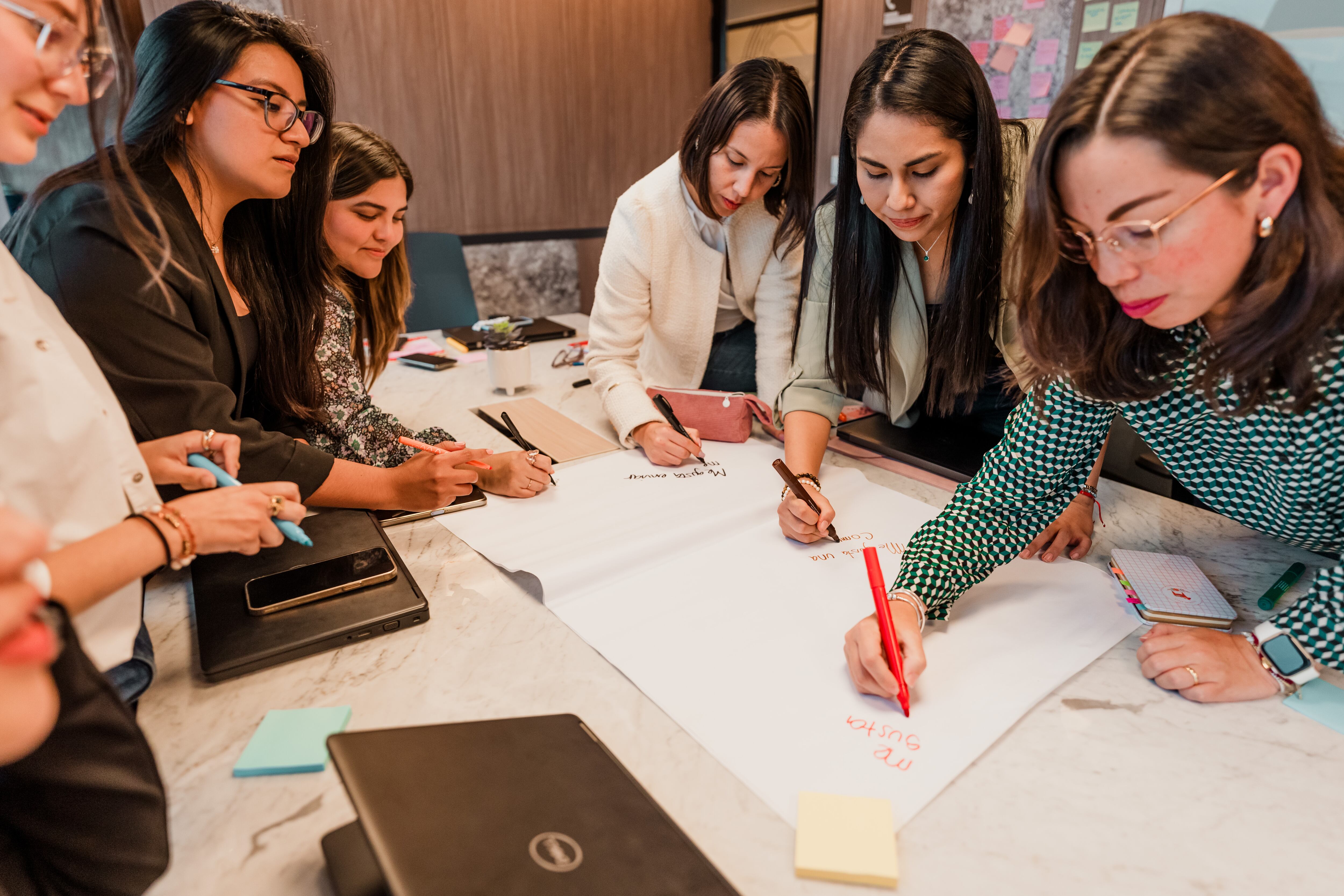 Especialistas comparten consejos prácticos para emprendedores y empresas familiares que buscan crecer sin renunciar a su identidad.