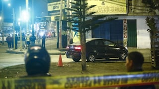 Asesinan a balazos a hombre en el interior de su auto y cerca a la Municipalidad de Santa Rosa