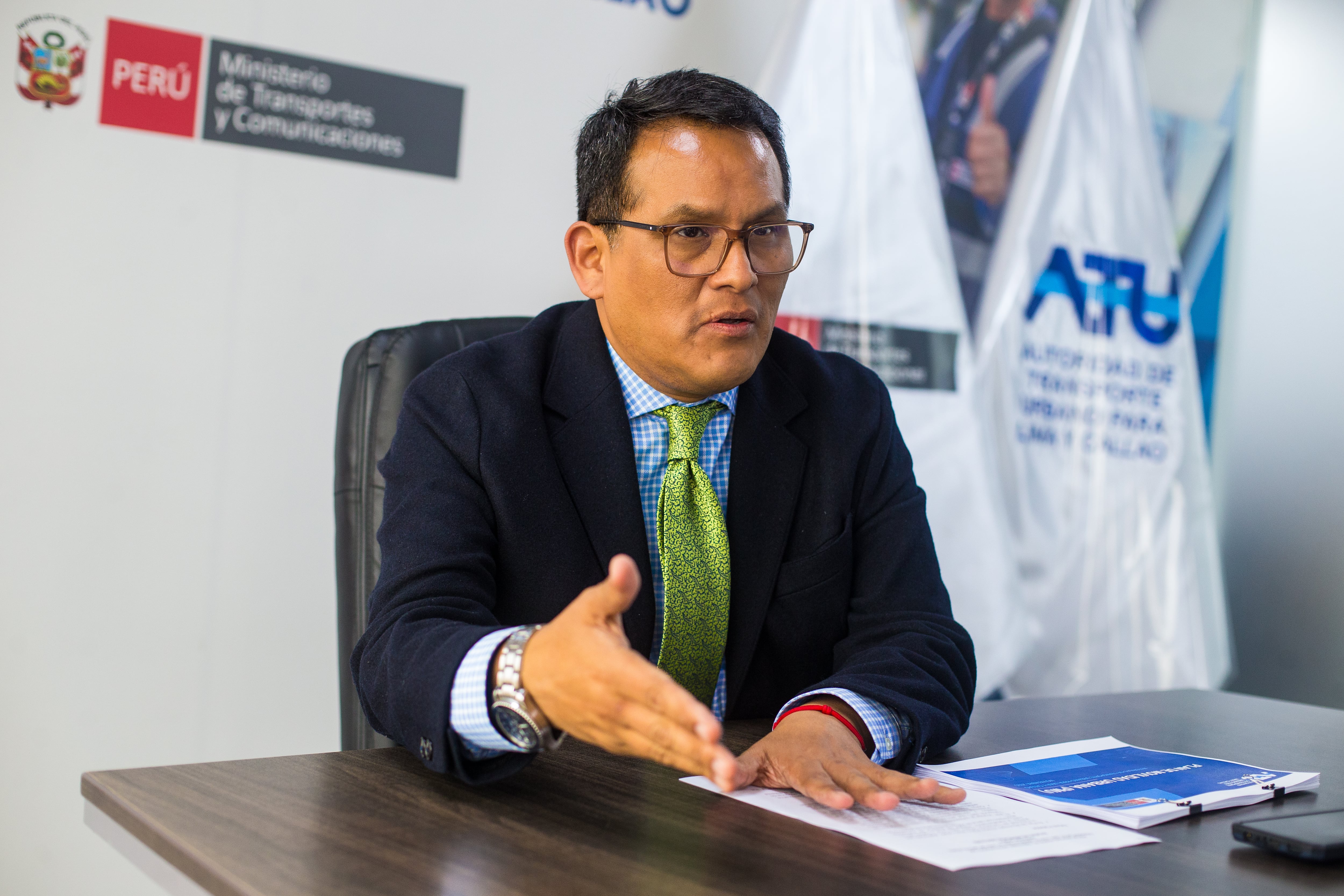 Jefe de ATU recibió “papeleta” de Contraloría.
FOTOS: MARIO ZAPATA N. / @PHOTO.GEC