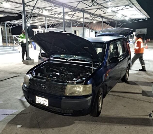 La camioneta station wagon Toyota azul llevaba la placa de rodaje C2O-171. (Foto: Difusión)