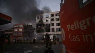 Sedapal refuerza presión del agua para apoyar control de incendio en el Rímac