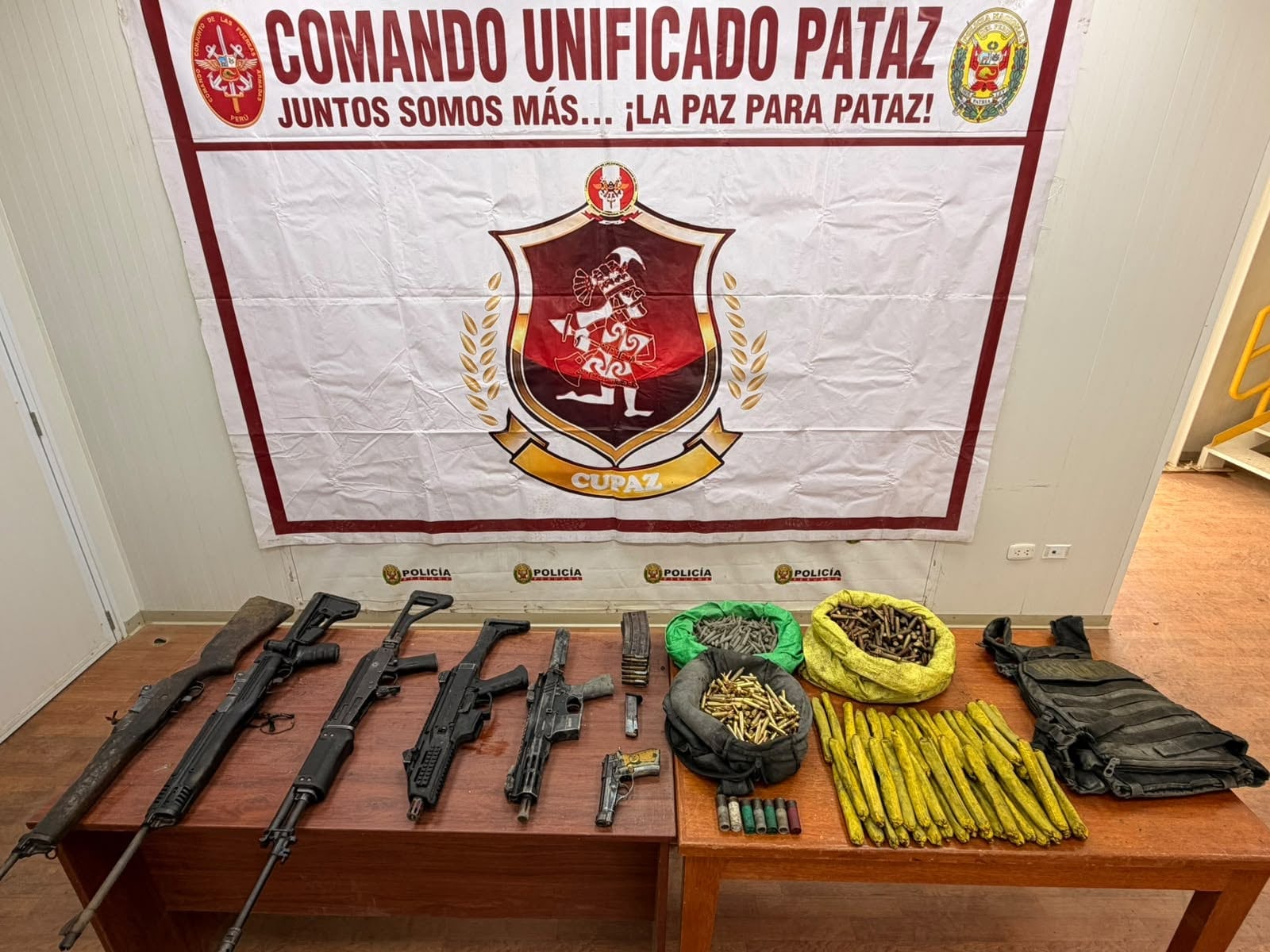 Fuerzas combinadas del Ejército del Perú y la Policía Nacional incursionaron en en un sector de Pueblo Nuevo y además detuvieron a dos personas. Sospechosos estarían relacionados a la minería ilegal.
