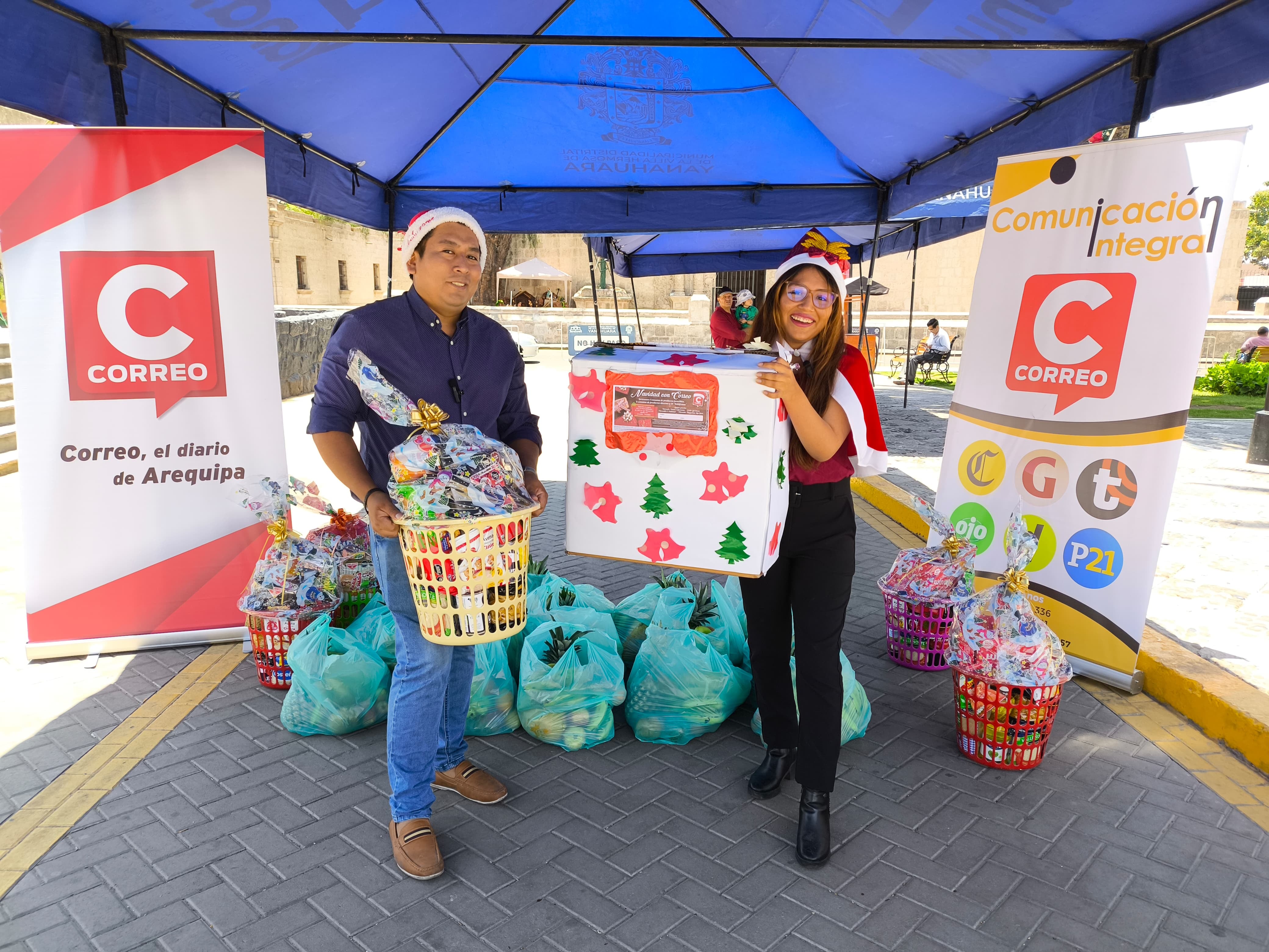 El sorteo de canastas y bolsifrutas se realizó en la Plaza de Yanahuara. Foto: Leonardo Cuito.