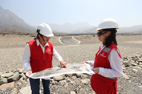Perú: 32 obras de reconstrucción costaron el doble y tardaron tres veces más de lo pactado