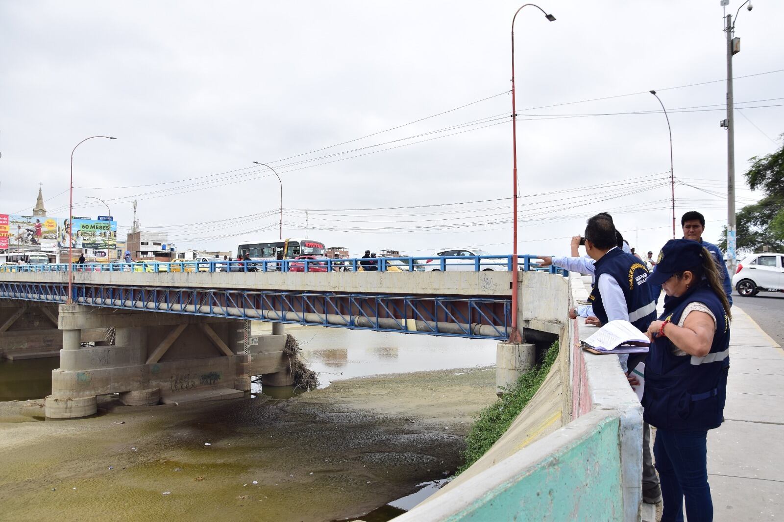 Piden mantenimiento y altura para evitar desbordes.