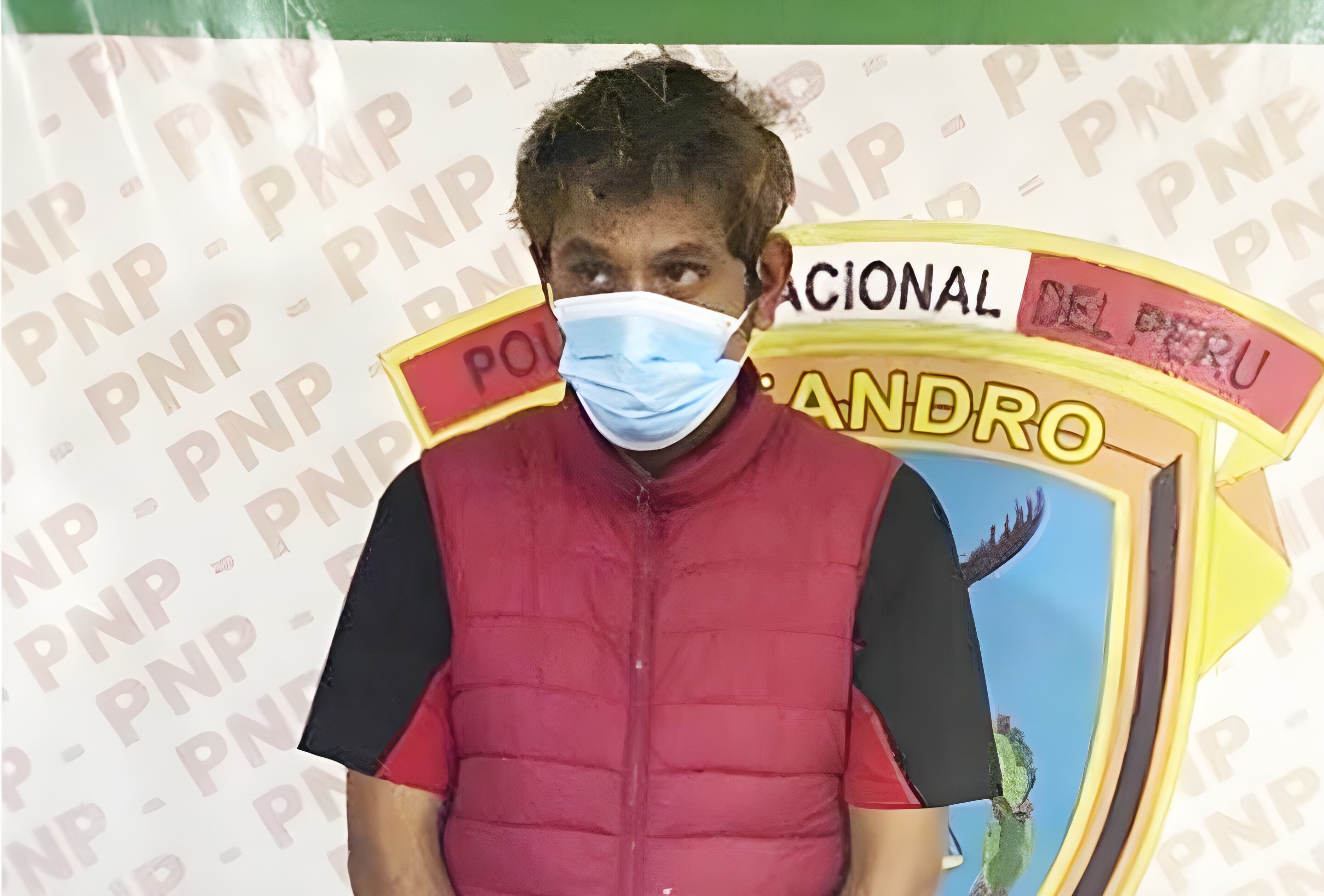 Extranjero y un cómplice, quien logró huir, amenazaron con un arma de fuego y golpearon a transeúnte para arrebatarle su equipo móvil.