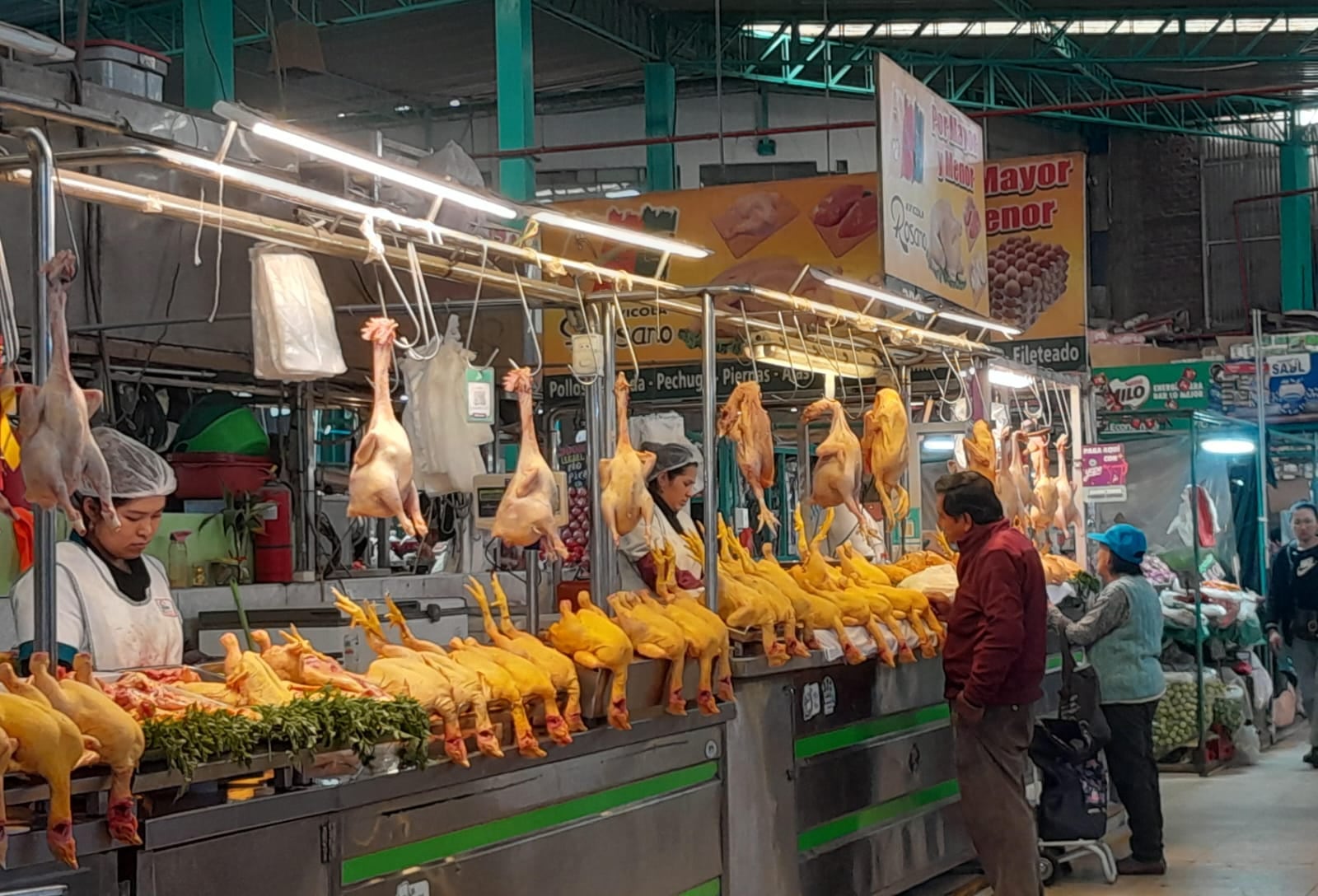 Sepa los precios de las carnes y verduras en el mercado Nueva Esperanza, de la plataforma comercial Andrés Avelino Cáceres. Foto: GEC.