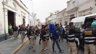 Policía de Arequipa expulsa a siete extranjeros indecumentados por la frontera con Bolivia (VIDEO)