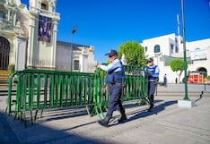 Arequipa: Vecinos y parroquia rechazan retiro de vallas en plaza España por inseguridad y daños a templo