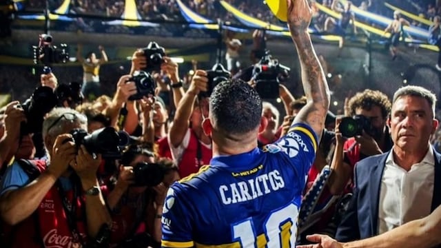 Carlos Tévez se retira y recuerda a su padre: “Lo decidí cuando perdí a mi fan número uno”