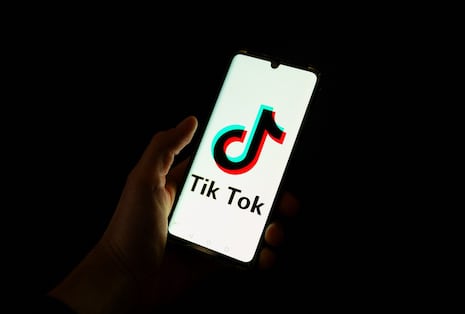 TikTok dice que está restableciendo su servicio en Estados Unidos por la garantía recibida de Trump