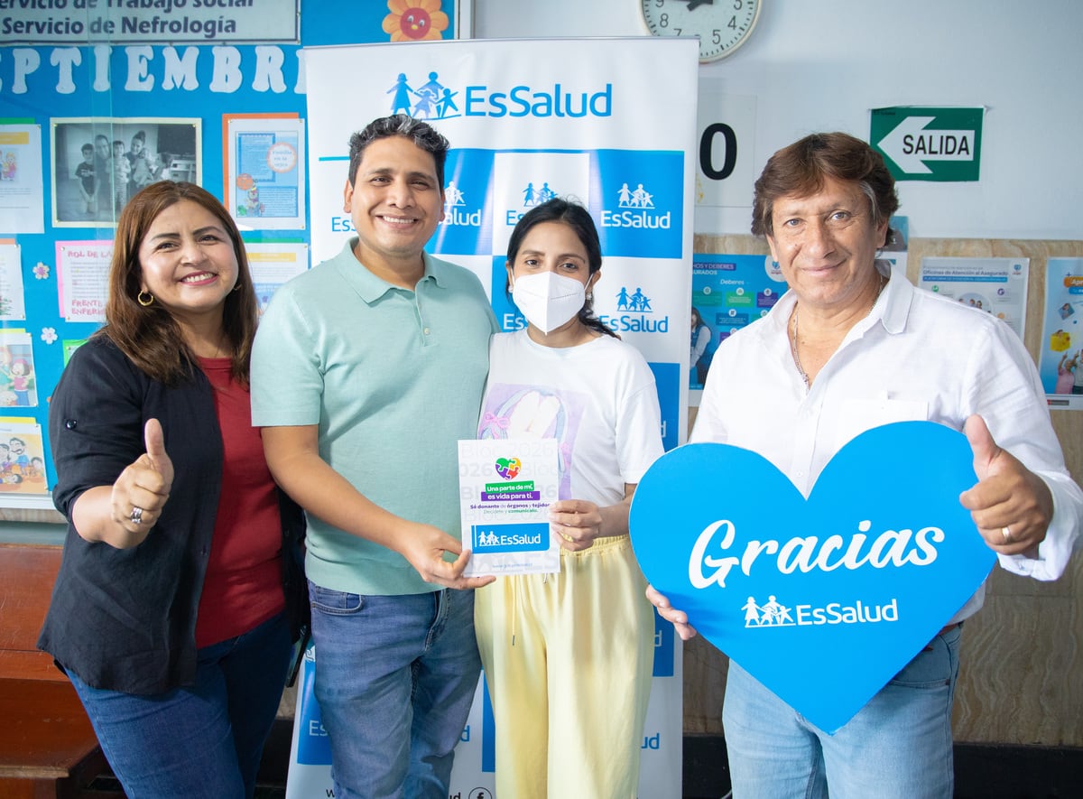 Esposo donó uno de sus riñones a su pareja. Foto: ESSALUD.
