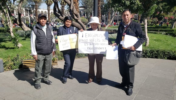 Profesores de Arequipa protestan para pedir el pago de CTS a los jubilados del 2022