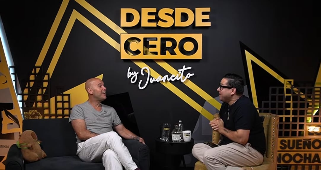 Aunque el momento simuló una tensa discusión, la entrevista mantuvo un tono ameno y terminó con los dos riéndose.