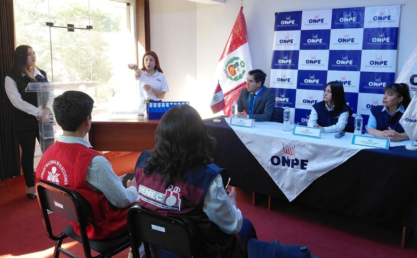 La ONPE sorteó en acto público el orden de aparición de las organizaciones políticas en la franja electoral de las Elecciones Regionales y Municipales 2026.