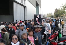 Simpatizantes hacen largas colas para visitar el féretro del expresidente Alberto Fujimori