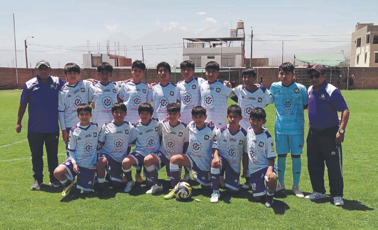 Deportivo Fénix en la Su-13, en Torneo Federación de Arequipa. Foto: GEC.