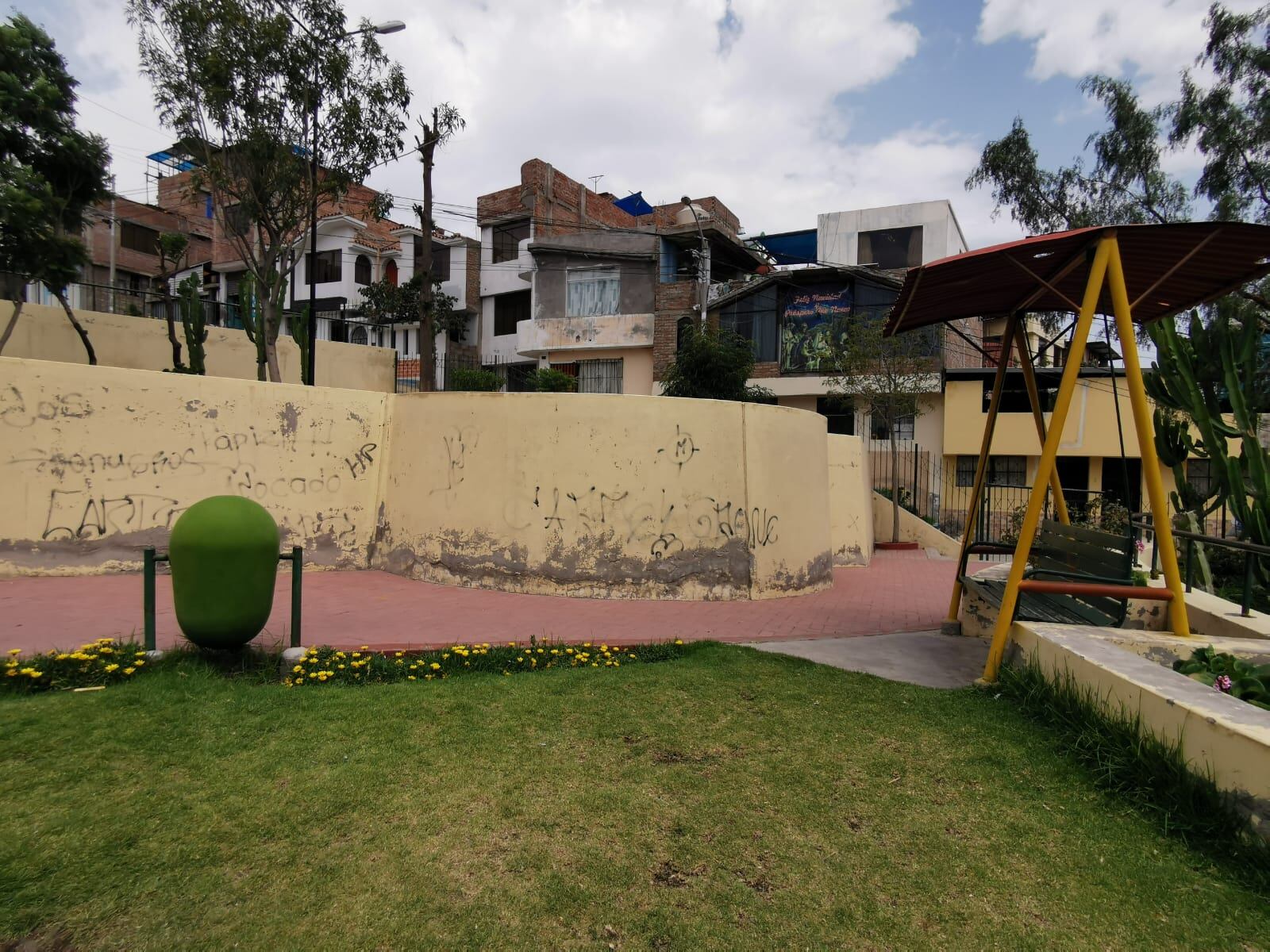 Caída mortal. Persiguiendo a su prima mayor, la niña de siete años cayó de cabeza. (Foto: Difusión)